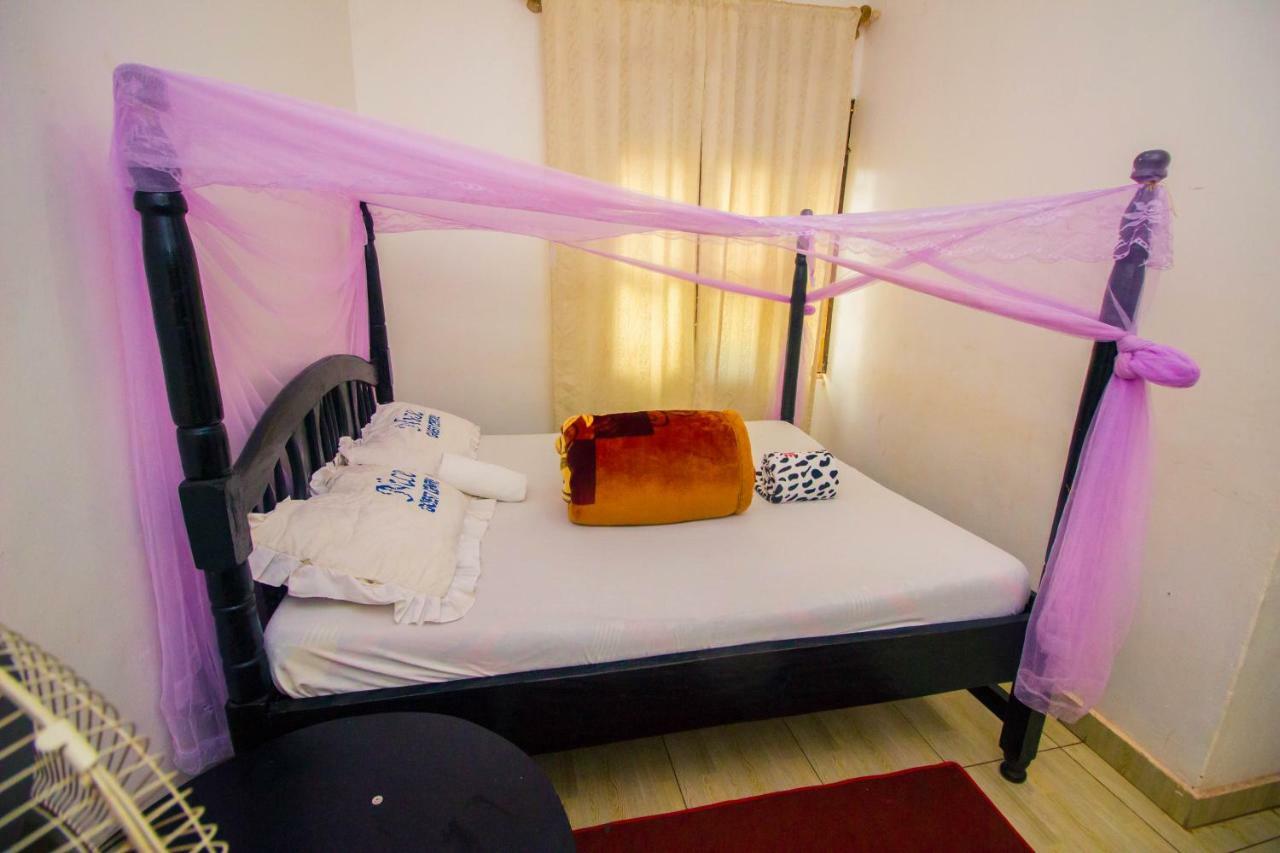 Nice Guest House Джинджа Экстерьер фото